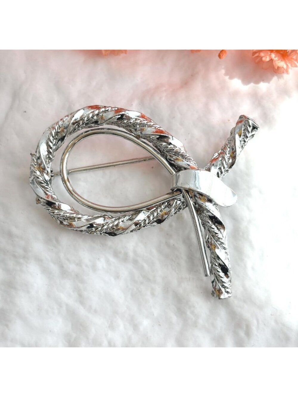 Modernist Silver Toned Woven Ribbon Silver Toned 80's Vintage Costume Brooch